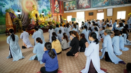 Khóa tu Bát Quan trai tại Thiền viện Trúc Lâm Hồng Lĩnh